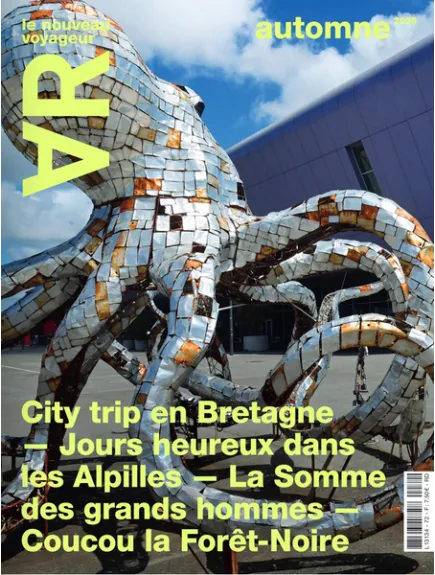 A/R MAGAZINE VOYAGEUR