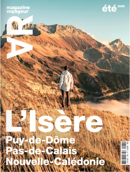 A/R MAGAZINE VOYAGEUR